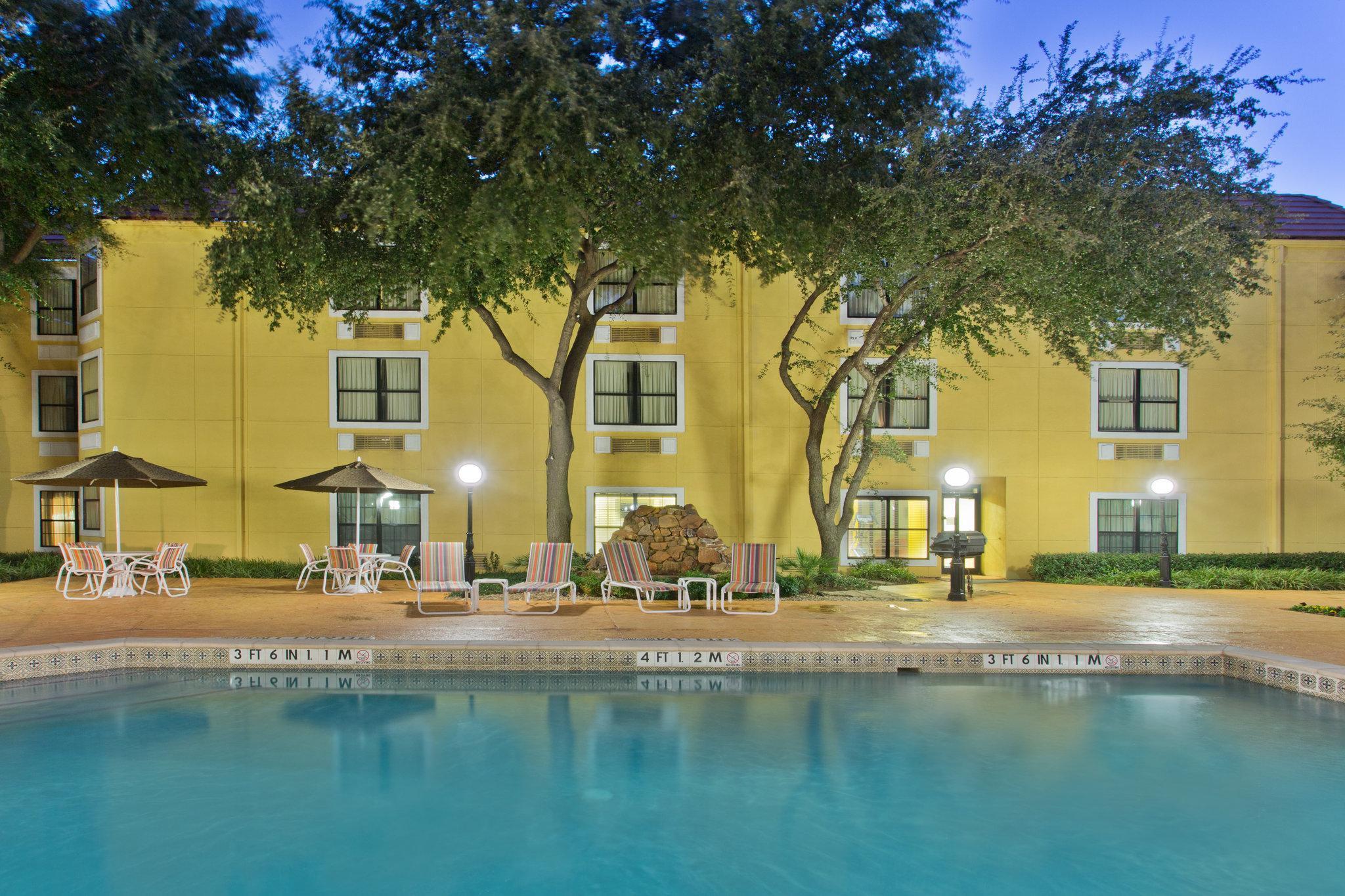 Holiday Inn Express Hotel & Suites Irving Dfw Airport North By Ihg Ngoại thất bức ảnh